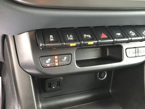 Certified 2021 Chevrolet Colorado Z71 w/ Safety Package image 12