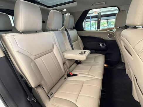 Used 2020 Land Rover Discovery SE AWD/4WD image 19