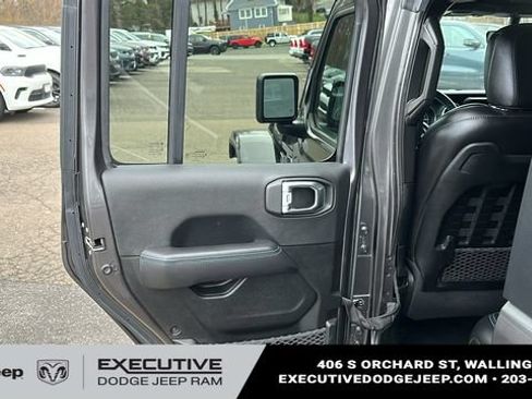 Used 2022 Jeep Wrangler Unlimited Rubicon 4xe AWD/4WD image 23