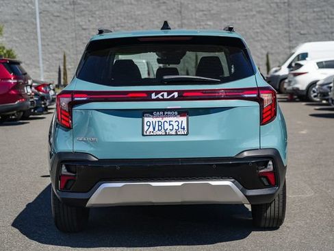 Certified 2025 Kia Seltos EX FWD image 8