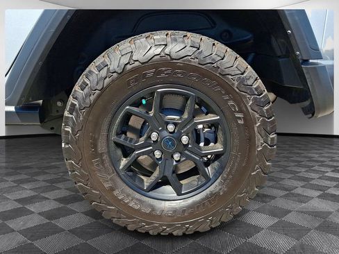 Used 2024 Jeep Wrangler Unlimited AWD/4WD image 7