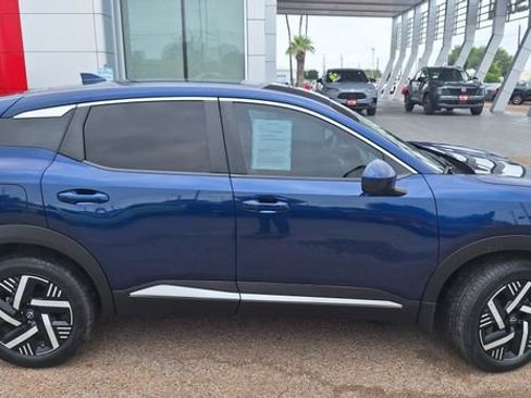 Certified 2025 Nissan Kicks SV image 8