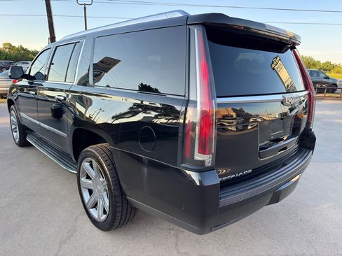 Used 2019 Cadillac Escalade ESV Luxury image 9