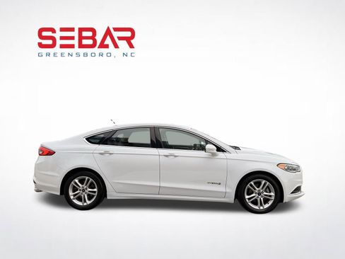 Used 2018 Ford Fusion SE w/ Equipment Group 602A FWD image 5