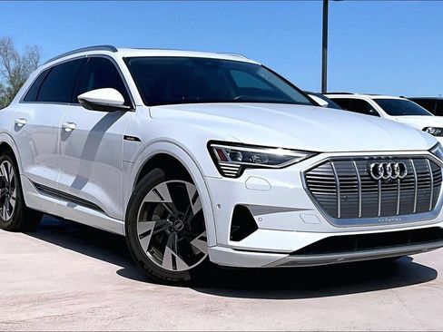 Used 2022 Audi e-tron Premium Plus AWD/4WD image 2