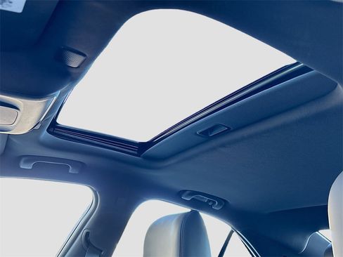 Used 2025 Cadillac CT4 Luxury image 22