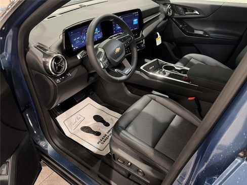 New 2026 Chevrolet Equinox LT w/ Convenience Package II FWD image 15