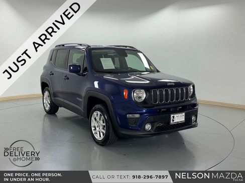 Used 2019 Jeep Renegade Latitude AWD/4WD image 4