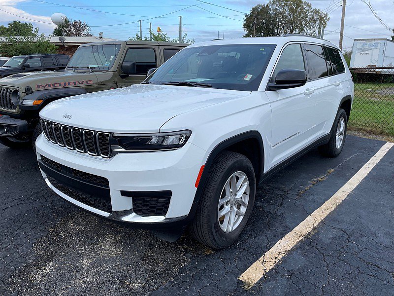 Used 2025 Jeep Grand Cherokee L Laredo AWD/4WD image 1