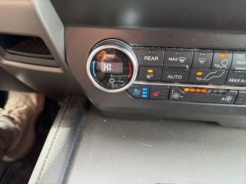 Used 2020 Ford Expedition Max XLT w/ Equipment Group 202A image 33