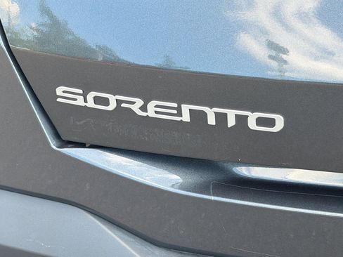 Used 2024 Kia Sorento S w/ Panoramic Sunroof Package FWD image 32