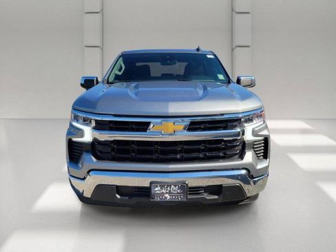 Used 2024 Chevrolet Silverado 1500 LT RWD image 2