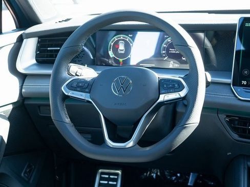 New 2026 Volkswagen Tiguan SE R-Line image 30