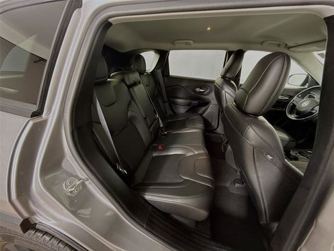 Used 2020 Jeep Cherokee Altitude image 27