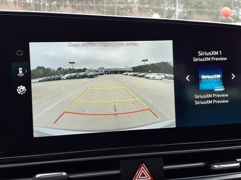 Used 2025 Hyundai Elantra Limited image 28