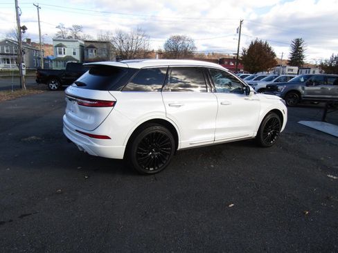 Used 2022 Lincoln Corsair Reserve image 41