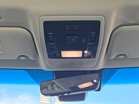 Used 2025 Lexus ES 300h w/ Premium Package image 31