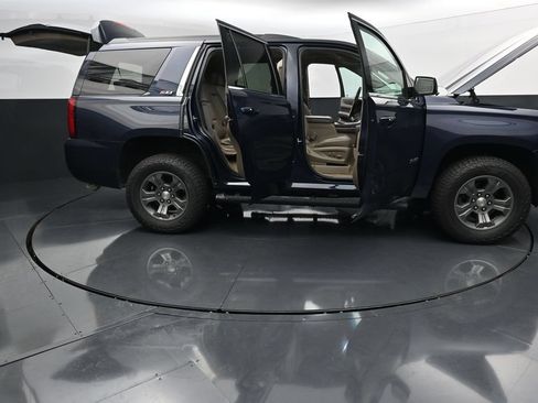 Used 2018 Chevrolet Tahoe LT w/ Luxury Package AWD/4WD image 27