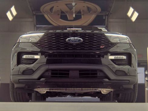 Used 2023 Ford Explorer ST w/ Equipment Group 401A AWD/4WD image 8
