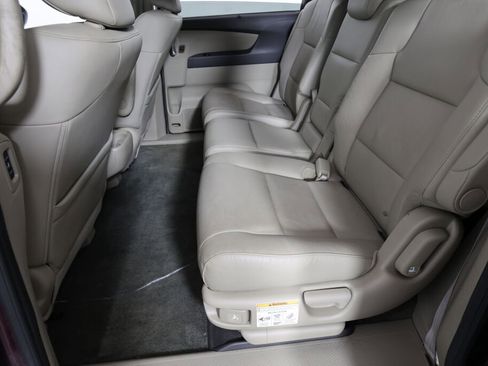 Used 2014 Honda Odyssey EX-L image 16