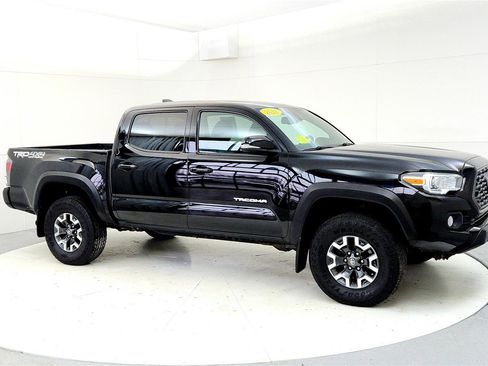 Used 2022 Toyota Tacoma TRD Off-Road w/ Technology Package image 7
