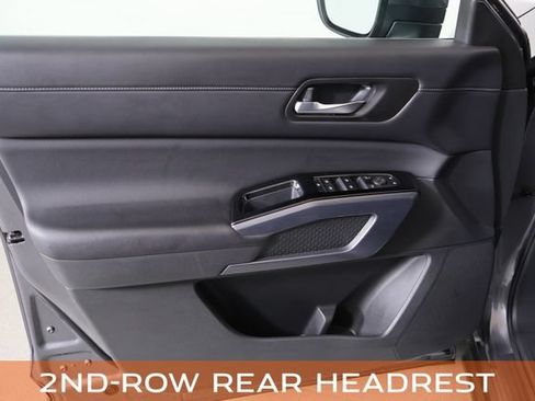 Used 2024 Nissan Pathfinder SL w/ SL Premium Package FWD image 22