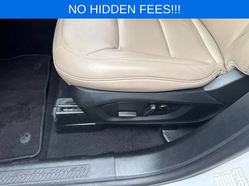 Used 2024 Ford Explorer XLT w/ Equipment Group 202A RWD image 17