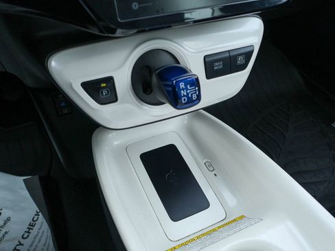 Used 2018 Toyota Prius Four image 14