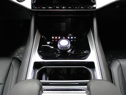New 2026 Jeep Grand Wagoneer L Limited AWD/4WD image 22
