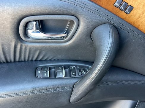 Used 2014 INFINITI QX80 4WD w/ Theater Package image 11