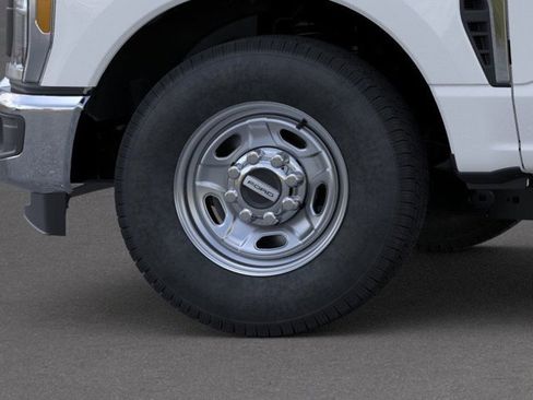 New 2026 Ford F250 XL w/ XL Chrome Package image 19