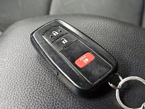 Used 2023 Toyota RAV4 XLE AWD/4WD image 34