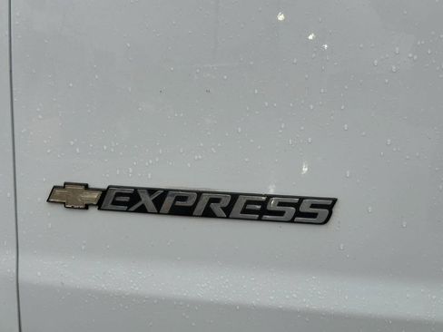 Used 2020 Chevrolet Express 2500 w/ Communications Package RWD image 29