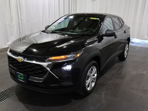 Used 2024 Chevrolet Trax LS FWD image 22