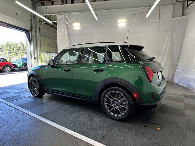 Used 2026 MINI Cooper 4-Door Hardtop FWD image 3