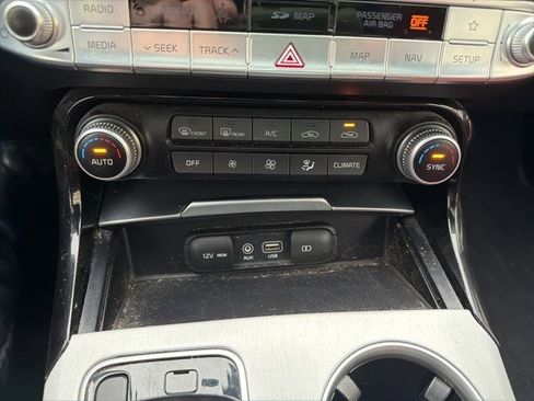 Used 2018 Kia Stinger GT2 image 18