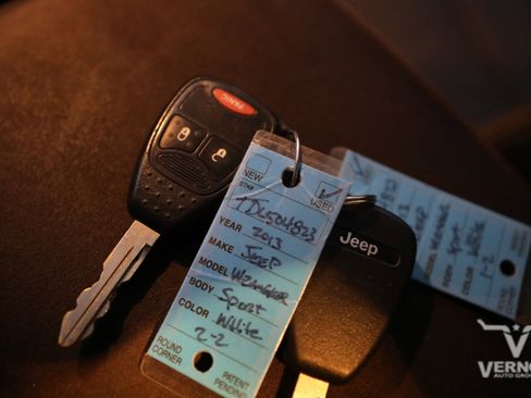 Used 2013 Jeep Wrangler Unlimited Sport image 29