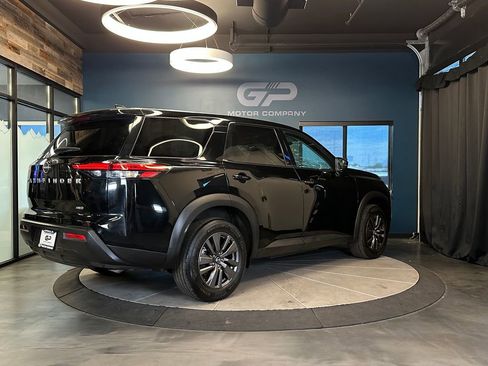 Used 2022 Nissan Pathfinder S AWD/4WD image 3