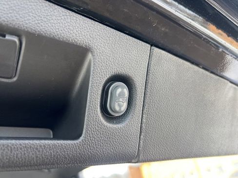 Used 2019 GMC Yukon SLE w/ Convenience Package image 24