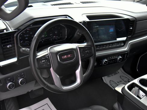Used 2024 GMC Sierra 1500 SLT image 17