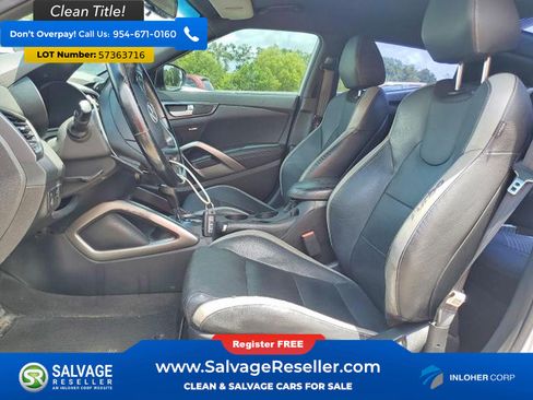 Used 2016 Hyundai Veloster Turbo FWD image 9