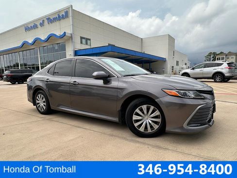 Used 2023 Toyota Camry LE image 1