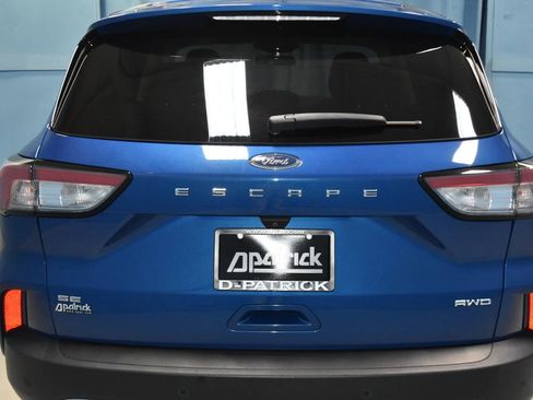 Used 2022 Ford Escape SE image 30