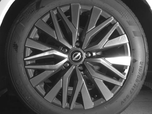 Used 2025 Nissan Altima 2.5 SV FWD image 17