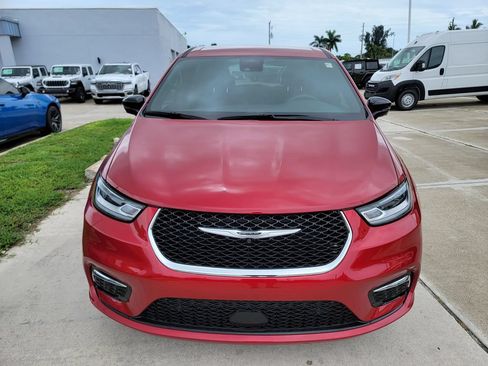 Used 2026 Chrysler Pacifica Select FWD image 7