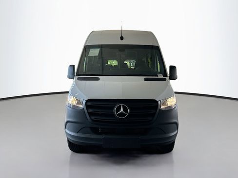 Used 2024 Mercedes-Benz Sprinter 2500 image 2