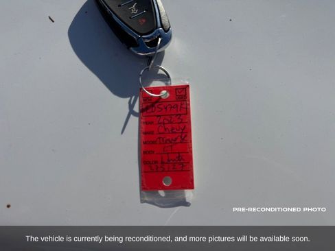 Used 2023 Chevrolet Traverse LT FWD image 19