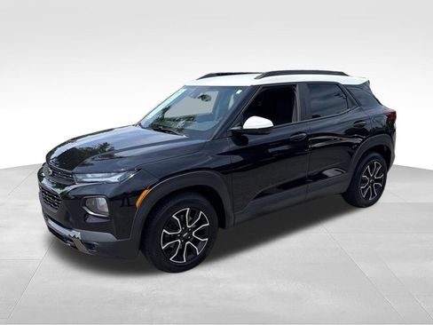 Used 2021 Chevrolet TrailBlazer ACTIV w/ Technology Package FWD image 4