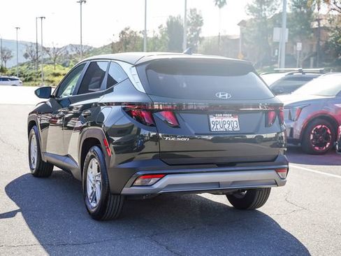 Used 2025 Hyundai Tucson SE image 5
