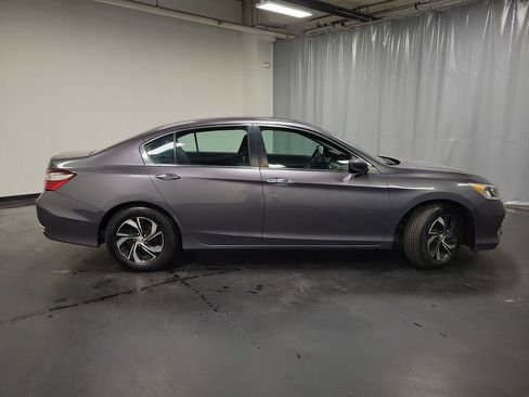 Used 2017 Honda Accord LX image 9